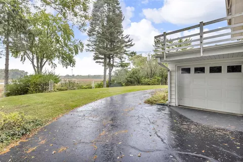 Exterior - 2100 Ridgeway, Jackson, MI 49203 photo 3 of 10