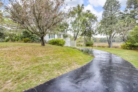 Exterior - 2100 Ridgeway, Jackson, MI 49203 photo 5 of 10