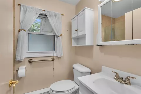 Bath - 2100 Ridgeway, Jackson, MI 49203 photo 1 of 4