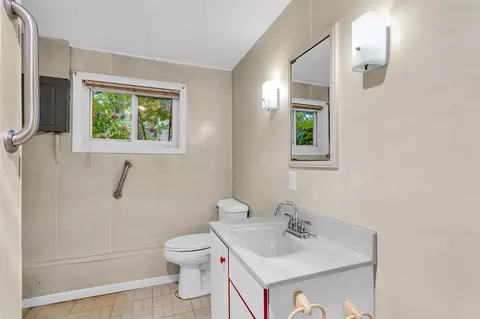 Bath - 2100 Ridgeway, Jackson, MI 49203 photo 4 of 4