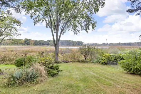 Exterior - 2100 Ridgeway, Jackson, MI 49203 photo 8 of 10