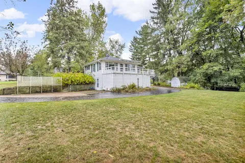 Exterior - 2100 Ridgeway, Jackson, MI 49203 photo 4 of 10