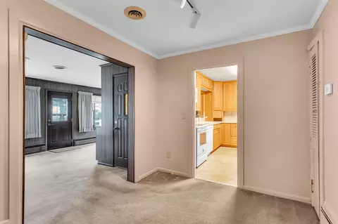 Entry Way - 2100 Ridgeway, Jackson, MI 49203 photo 1 of 5