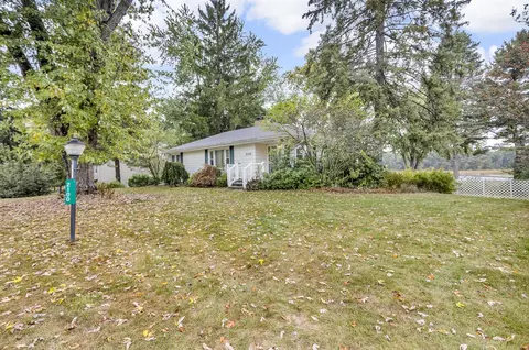 Exterior - 2100 Ridgeway, Jackson, MI 49203 photo 9 of 10