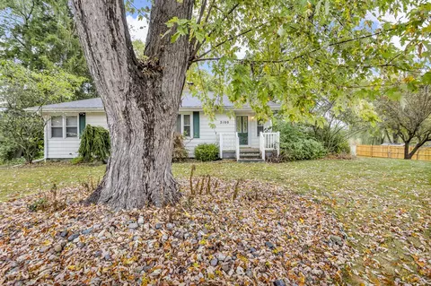 Exterior - 2100 Ridgeway, Jackson, MI 49203 photo 10 of 10