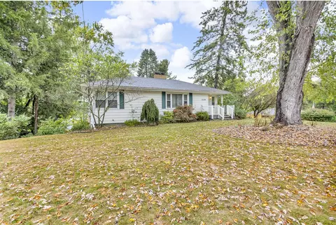 2100 Ridgeway, Jackson, MI 49203