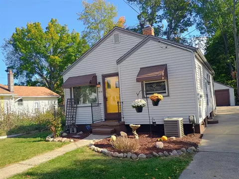 618 N Hayford, Lansing, MI 48912