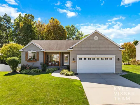 4478 Burton Frst, Grand Rapids, MI 49546