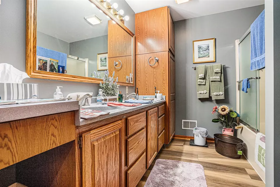 Bath - 5205 Kitz, Kalamazoo, MI 49009 photo 3 of 4