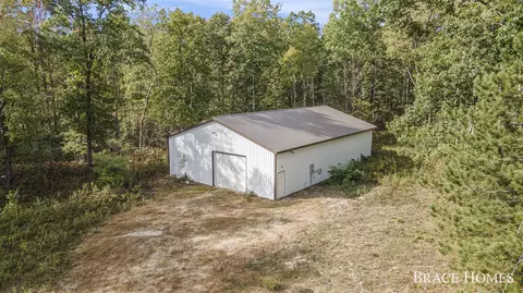 10801 Federal, Howard City, MI 49329