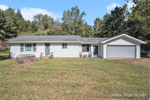 4070 E Fruiport, Fruitport, MI 49415