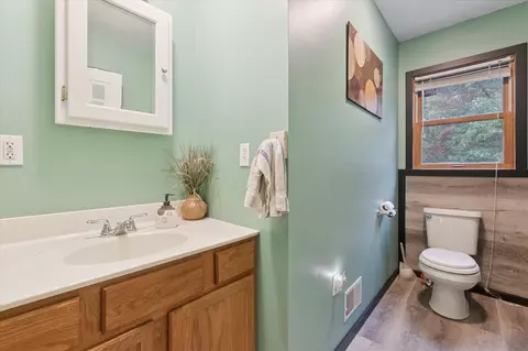 11905 E Spencer, Sumner, MI 48889 photo 33