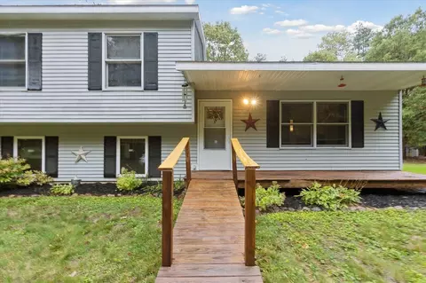 11905 E Spencer, Sumner, MI 48889