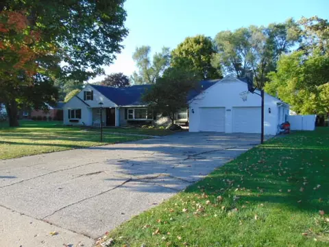 1476 Carress Ct, Essexville, MI 48732