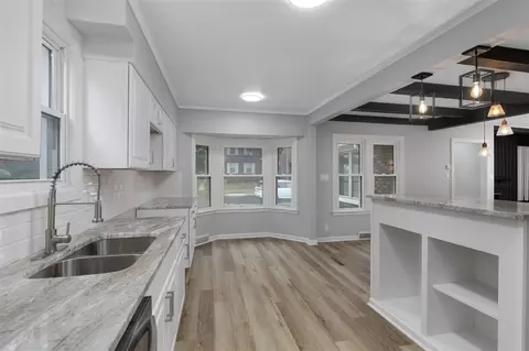 15061 Hartwell, Detroit, MI 48227