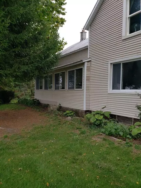 3669 Kalamazoo, Wayland, MI 49348