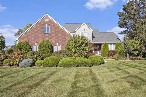 9037 Rogers Dr, Saline, MI 48176