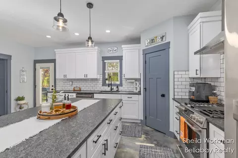Kitchen - 296 St Johns, Freeport, MI 49325 photo 2 of 5