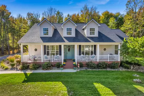8180 Ledgewood Ravine, Fenton, MI 48430