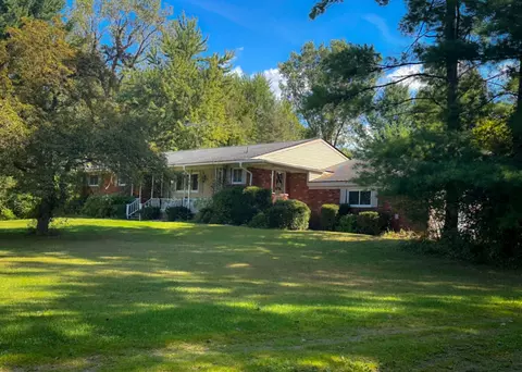 9240 Earhart, South Lyon, MI 48178