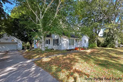 4585 3rd, New Era, MI 49446