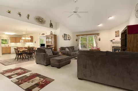 5817 E B, Richland, MI 49083 photo 5