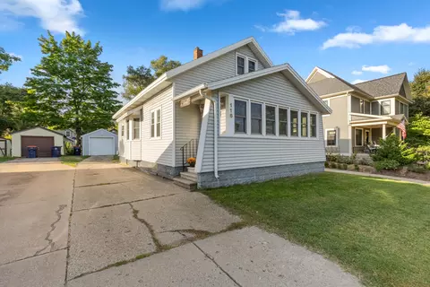 116 W 9th, Holland, MI 49423