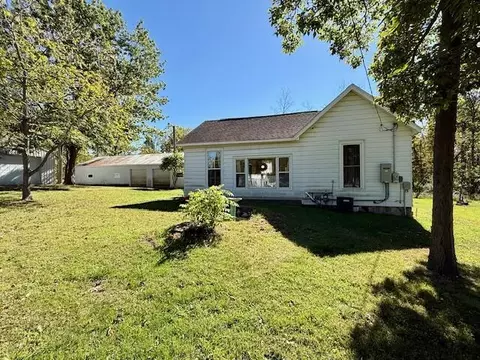42593 Cr 390, Bloomingdale, MI 49026