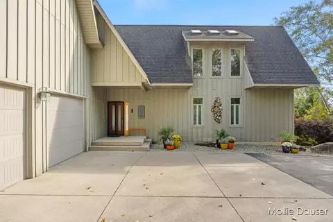 12250 Knoper, Allendale, MI 49401