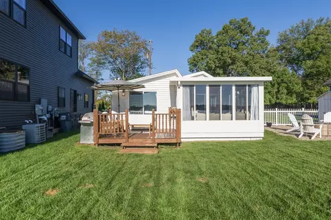10227 Woodlawn, Portage, MI 49002