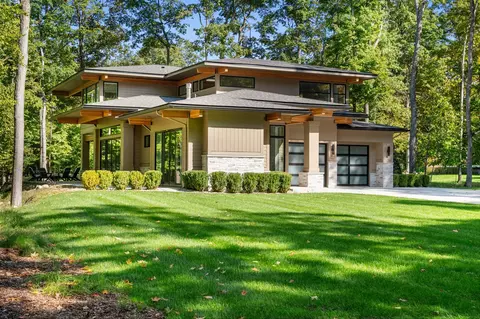 6 N Country Clb #6, Charlevoix, MI 49720