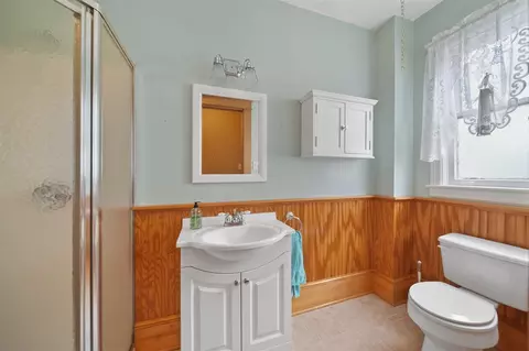 Bath - 623 Steward, Jackson, MI 49202 photo 1 of 2