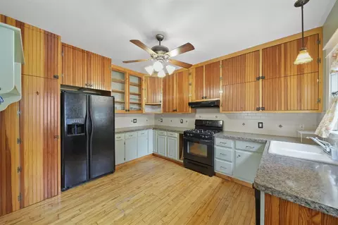 Kitchen - 623 Steward, Jackson, MI 49202 photo 1 of 2