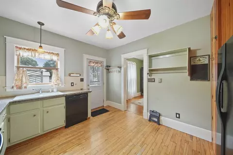 Entry Way - 623 Steward, Jackson, MI 49202 photo 2 of 3