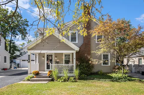 957 Breton, East Grand Rapids, MI 49506
