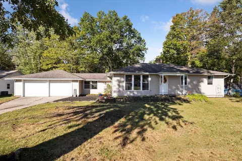 69054 Brady, Edwardsburg, MI 49112