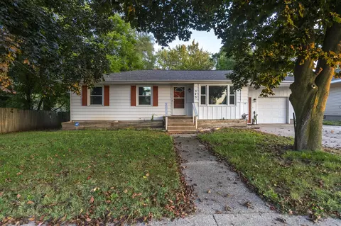 545 52nd, Kentwood, MI 49548