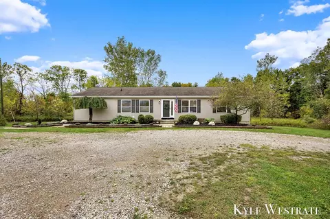 11689 Tj, Lowell, MI 49331