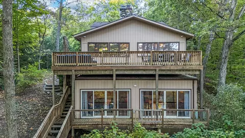 11008 Corey Lk, Three Rivers, MI 49093