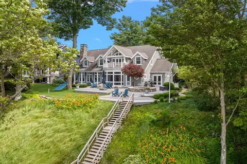 3501 N Lakeshore, Holland, MI 49424