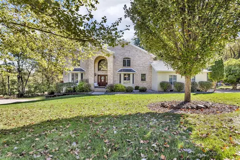 3613 Whispering Woods, Jackson, MI 49201