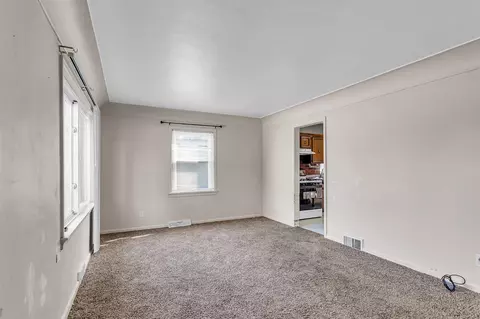 Living - 1207 W Morrell, Jackson, MI 49203 photo 3 of 4