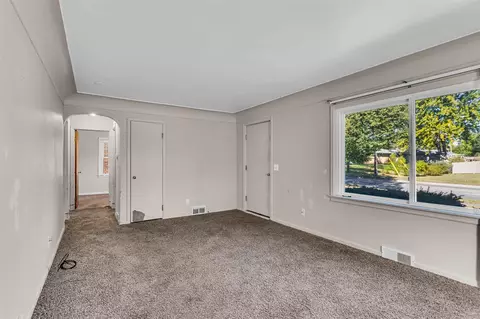 Living - 1207 W Morrell, Jackson, MI 49203 photo 1 of 4