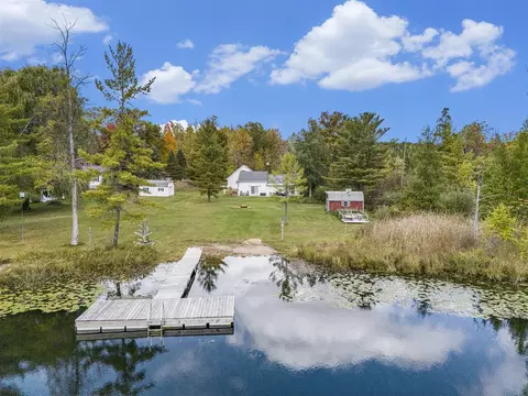 7657 E Darlington Lk, Hesperia, MI 49421