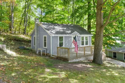7130 N Poplar Rd, Free Soil, MI 49411