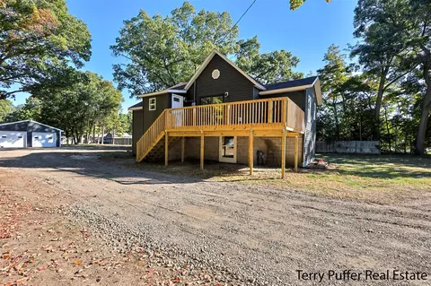 764 E Giles, Muskegon, MI 49445