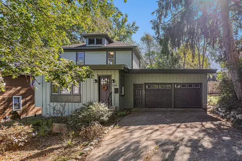 1219 W Maple, Kalamazoo, MI 49008