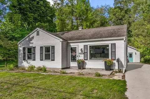 2444 Hillsdale, Kalamazoo, MI 49006
