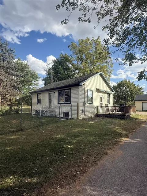 2046 Us Highway 12, Galien, MI 49113