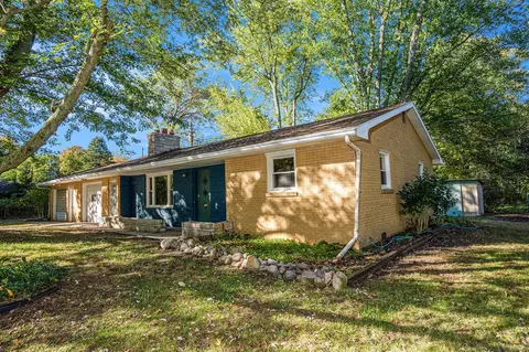 9086 3rd, Berrien Springs, MI 49103